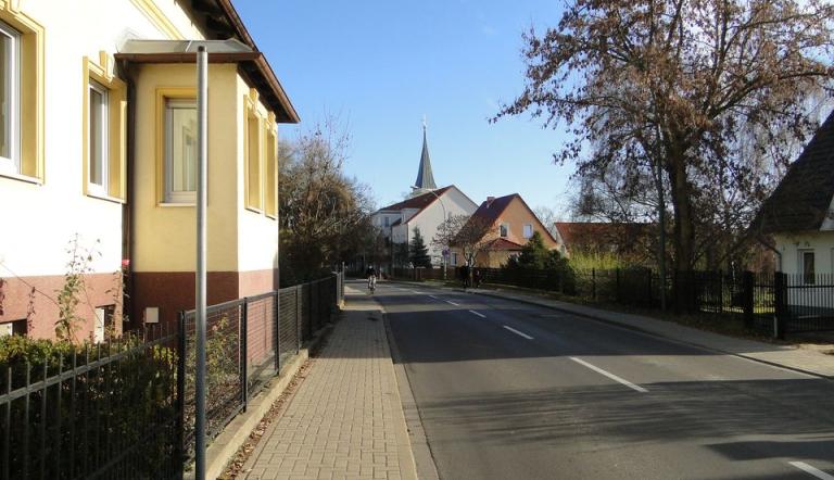 Kaiser-Friedrich-Straße in Eiche (© Ralf Jäkel)