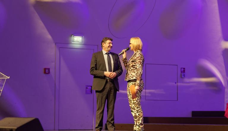 Frau Trauth-Koschnick und Herr Oberbürgermeister Jann Jakobs (© André Stiebitz)