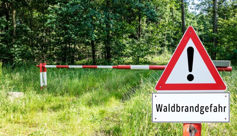 Hinweis auf Waldbrandgefahr Hinweis auf Waldbrandgefahr