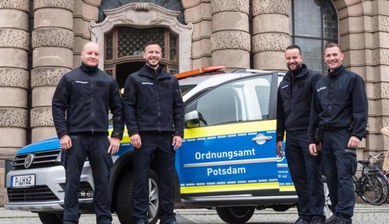 Für Ordnung und Sicherheit: Die Mitarbeitenden des Inspektionsaußendienstes im Außeneinsatz Für Ordnung und Sicherheit: Die Mitarbeitenden des Inspektionsaußendienstes im Außeneinsatz