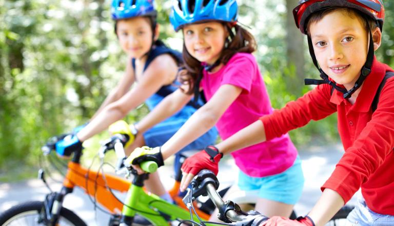 Kinder auf dem Fahrrad, Kinder auf dem Fahrrad,