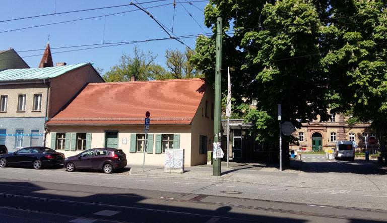 Heute sind unter dem Dach des Weberhauses zwei Arztpraxen untergebracht.