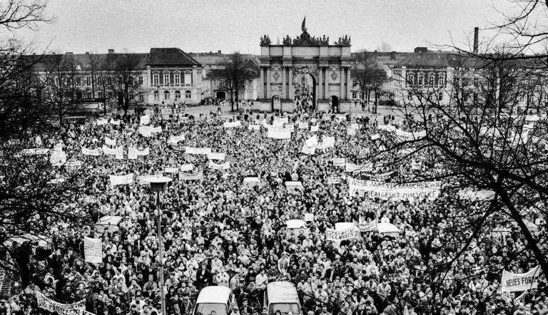 Demonstration auf dem Platz der Nationen am 4.11.1989 |