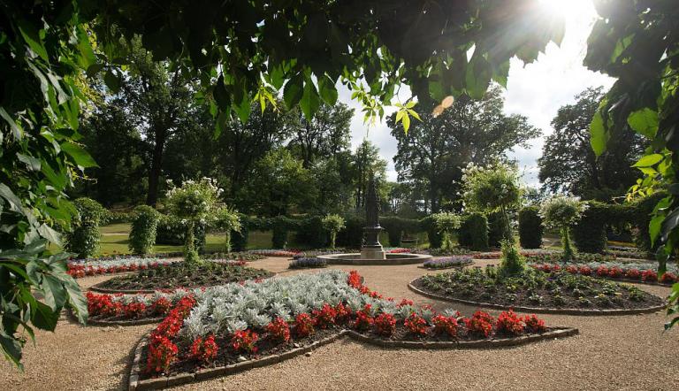 Die Gotische Fontäne im Park Babelsberg.