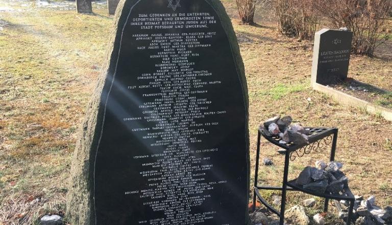 Gedenkstein auf dem Jüdischen Friedhof mit den Namen der Gormanns