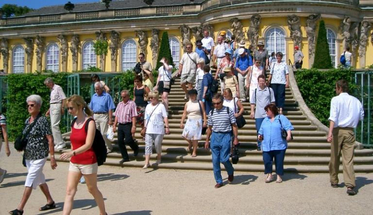 Gruppe im Park Sanssouci.