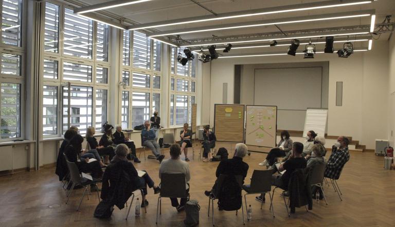 Diskussionsgruppe im Rahmen des Themenworkshops "Internationales" Diskussionsgruppe beim Themenworkshop "Internationales" im Potsdam Museum