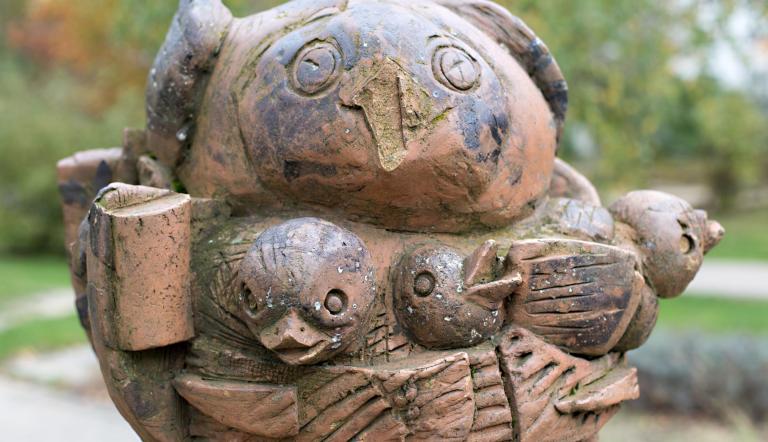 Fische, Vogelnest-Stele, Reptil-Rutsche (© Dirk Alexander Schermer)