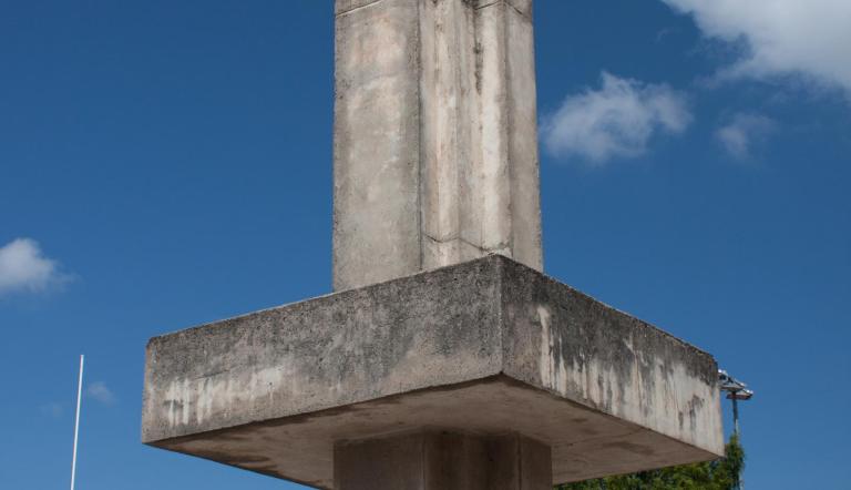Betonstele (© Dirk Alexander Schermer)