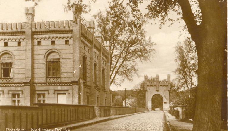 Das Bild zeigt die Persiusbrücke in Neu Fahrland vor 1945.