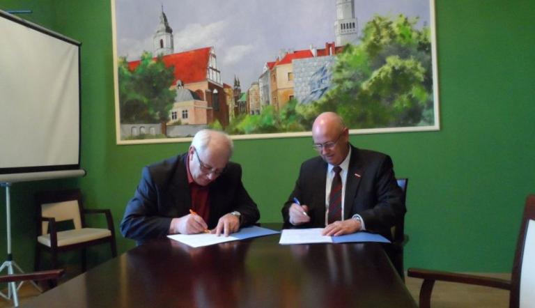 Vereinbarung gemeinsamer Projekte der Partnerstädte (Rechts: Tadeusz Staruch