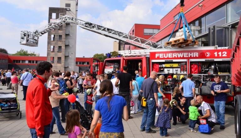 Tag der offenen Tür in der Feuerwehr Potsdam Tag der offenen Tür in der Feuerwehr Potsdam