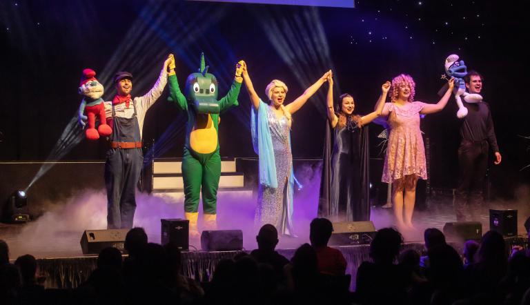 Der Cast von Hakuna Matata auf der Bühne, Foto: Whynot Events GmbH, Lizenz: Whynot Events GmbH