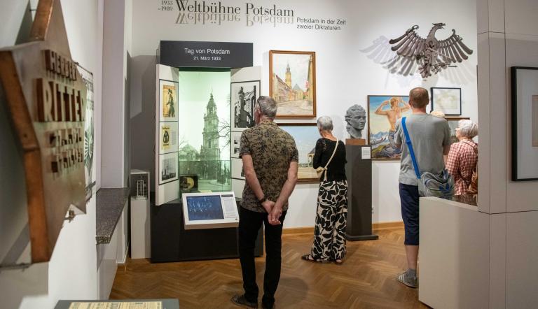 Einblick in die Stadtgeschichtliche Ausstellung, Foto: Stefan Gloede, Lizenz: © Potsdam Museum