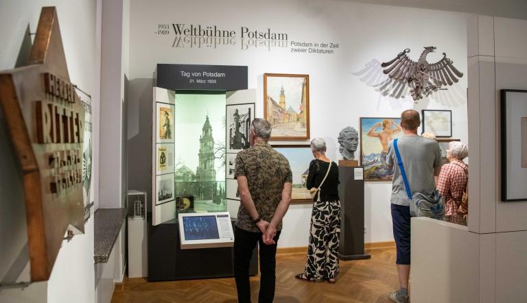 Einblick in die Stadtgeschichtliche Ausstellung, Foto: Stefan Gloede, Lizenz: © Potsdam Museum