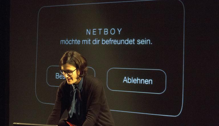Babara Fressner in Netboy, Foto: Constanze Henning, Lizenz: Theater Poetenpack