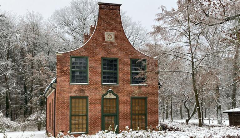 Jagdschloss Stern im Schnee, Foto: Förderverein Jagdschloss Stern-Parforceheide e.V., Lizenz: Förderverein Jagdschloss Stern-Parforceheide e.V.