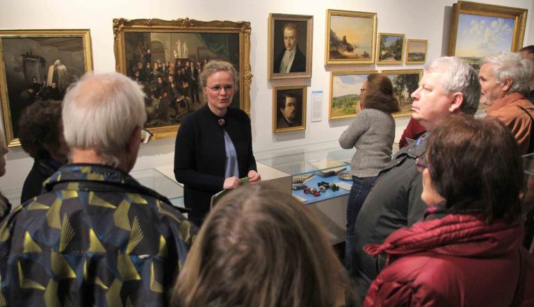 Führung durch die Stadtgeschichtliche Ausstellung, Foto: Ute Meesmann, Lizenz: © Potsdam Museum - Forum für Kunst und Geschichte