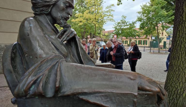 Comenius-Denkmal am Weberplatz, Foto: Karolin Steinke, Lizenz: Kulturfeste im Land Brandenburg e.V.