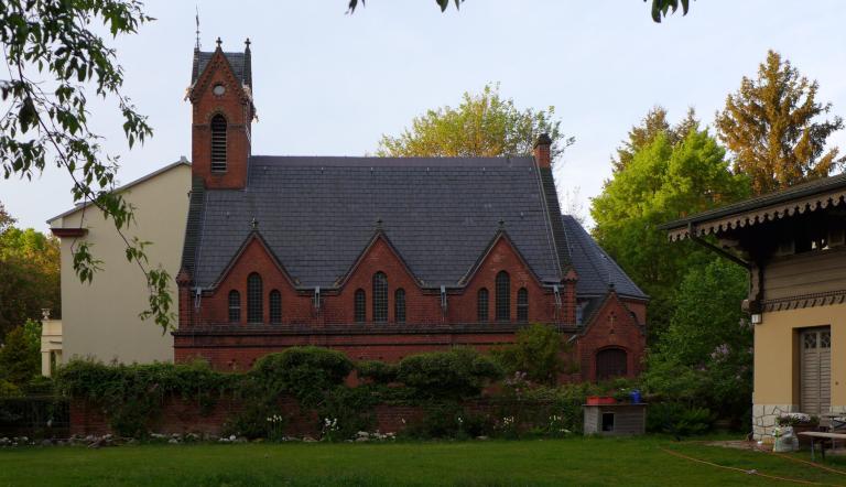 Kapelle und Friedhof Klein-Glienicke, Foto: Andreas Kitschke, Lizenz: Freundeskreis Klein-Glienicker Kapelle
