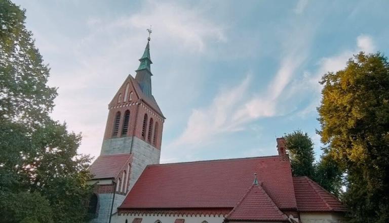 Dorfkirche Uetz, Foto: Ev. Petrus-Kirchengemeinde, Lizenz: Ev. Petrus-Kirchengemeinde