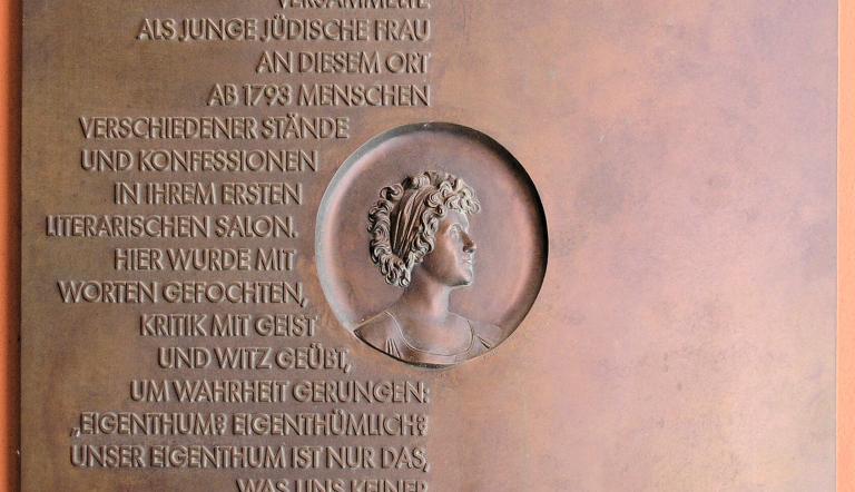 Gedenktafel, Rahel Varnhagen von Ense, Jägerstraße 22-23, Berlin-Mitte, Deutschland, Foto: OTFW, Berlin