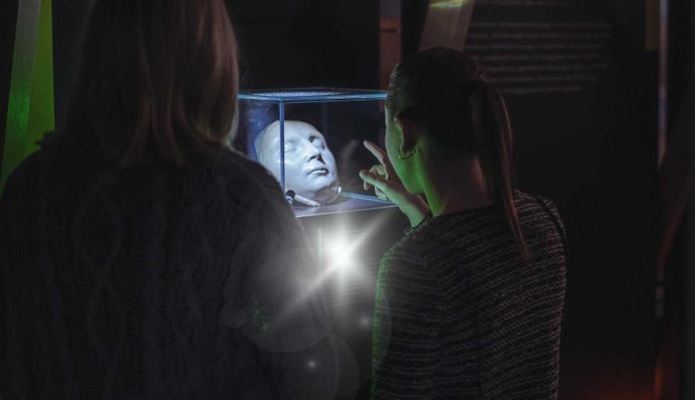 Taschenlampenführung, Foto: BKG / N. Redlich, Lizenz: BKG / N. Redlich