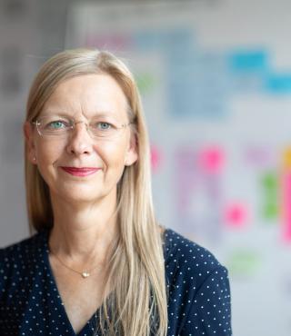 Portraitaufnahme von Frau Dr. Claudia Nicolai